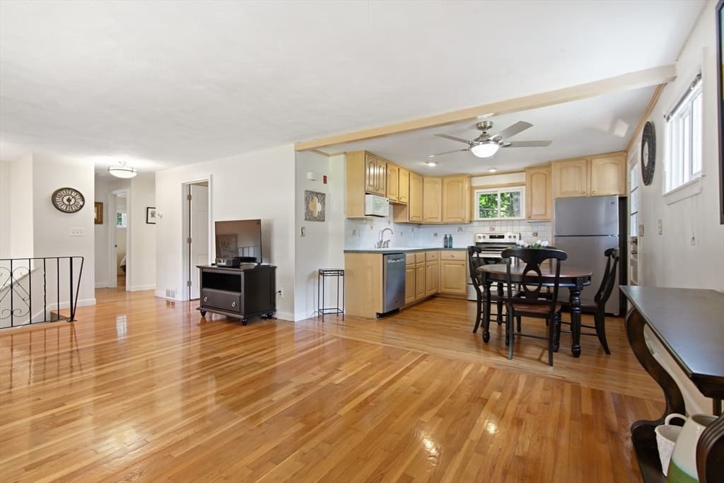 24 Upper Joclyn Ave, Framingham MA 01701 photo 5