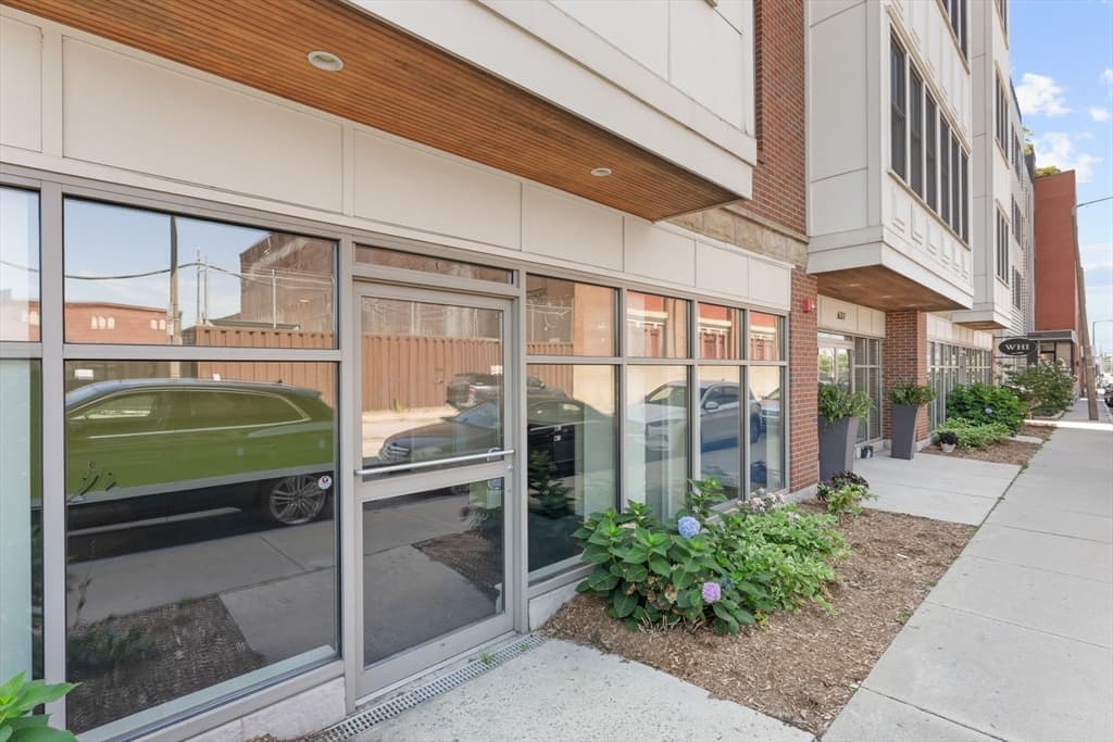 637 E 1st St, Boston MA 02127 photo 18