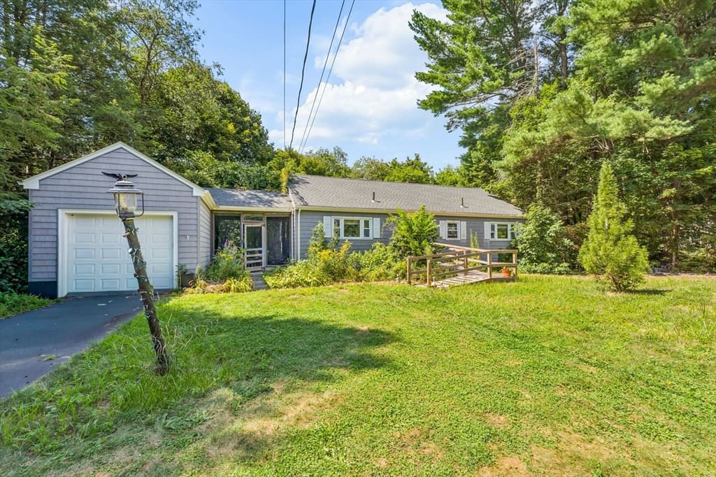 579 Old Bedford, Concord MA 01742 photo 2