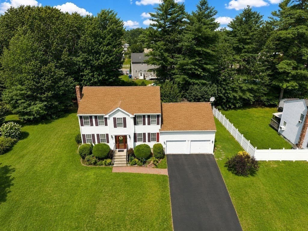 35 Meeshawn Ave, Taunton MA 02718 photo 2