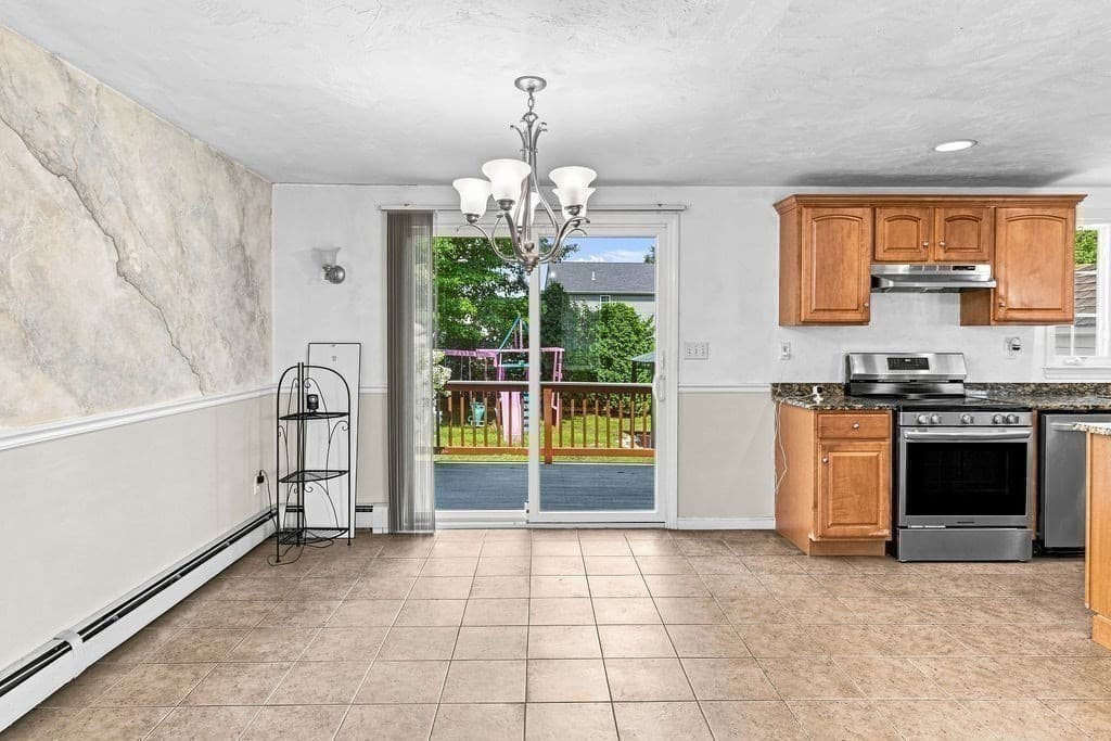 35 Meeshawn Ave, Taunton MA 02718 photo 7
