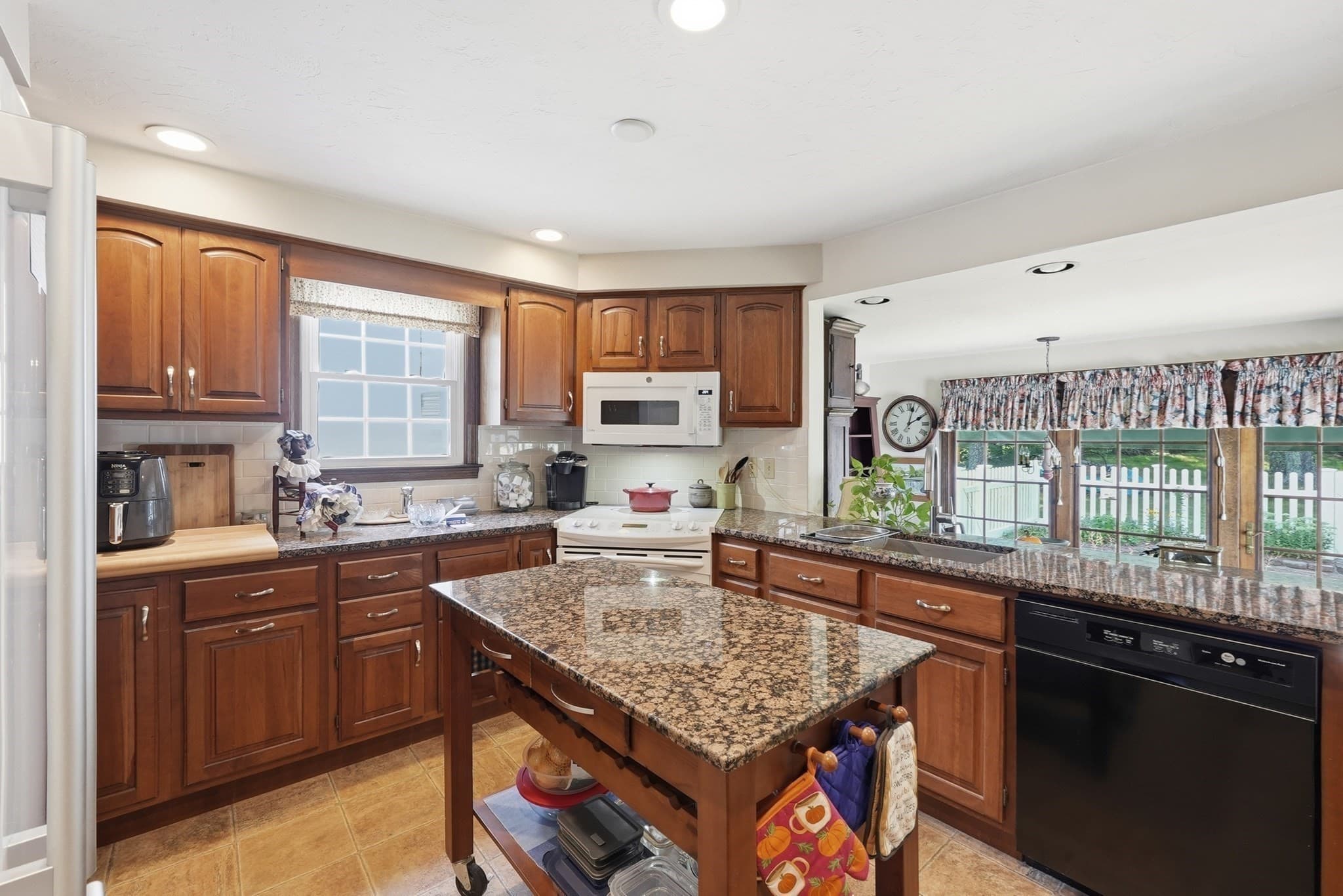 Multi Family at 22 Kingsbury Rd, Thompson CT 06277, photo 3 of 40
