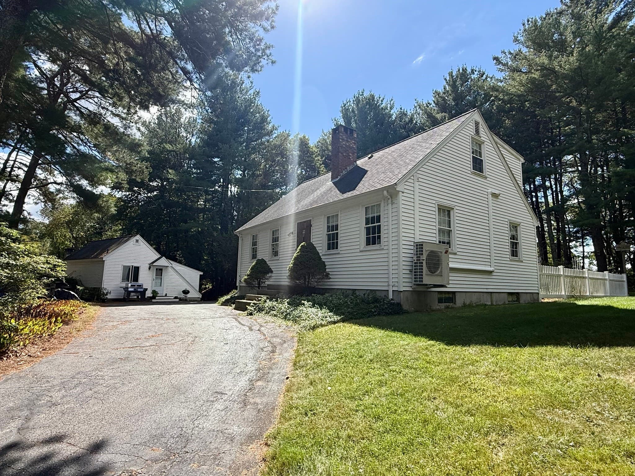 22 Kingsbury Rd, Thompson CT 06277