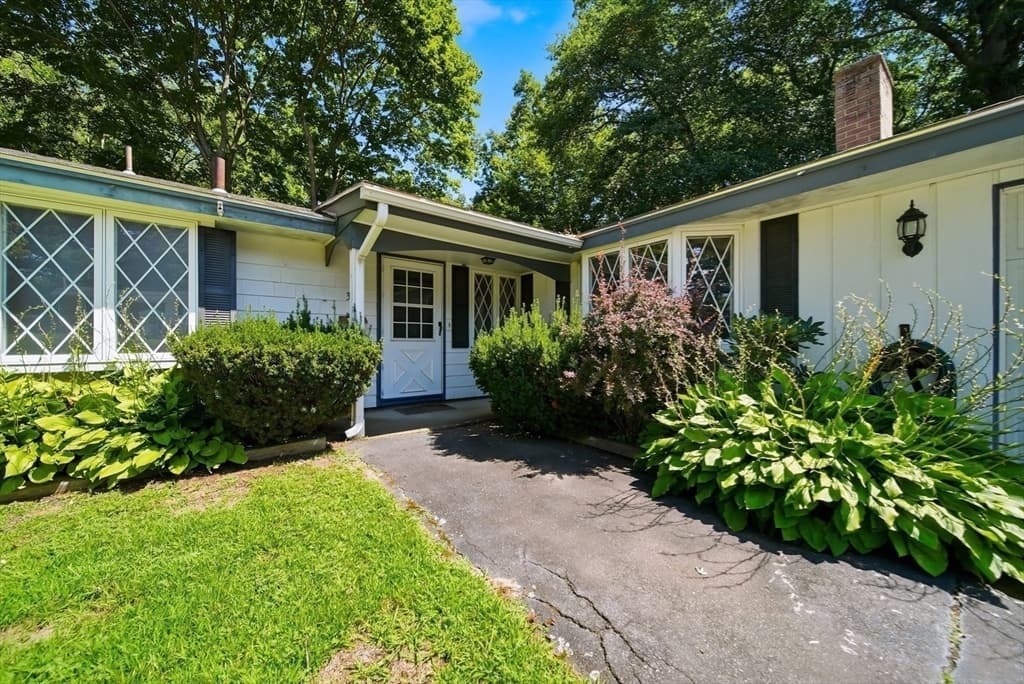 34 Cornell Rd, Danvers MA 01923 photo 2