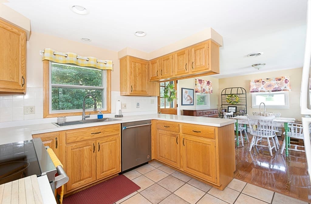23 Mary Ann Dr, Worcester MA 01606 photo 16