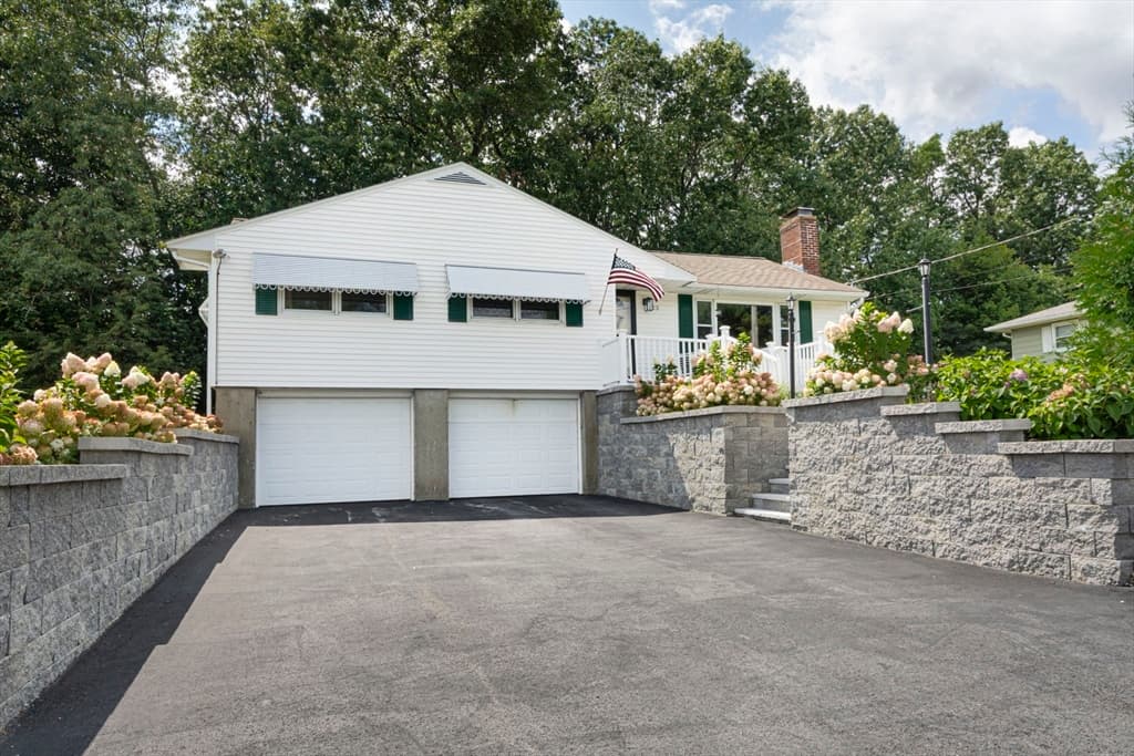 23 Mary Ann Dr, Worcester MA 01606