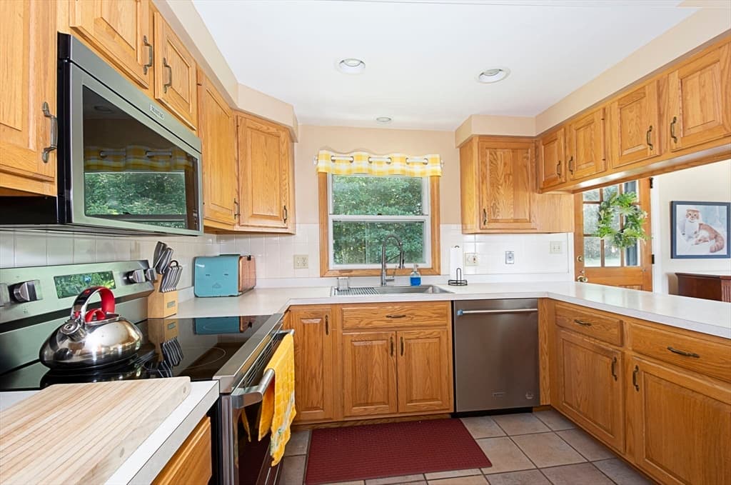 23 Mary Ann Dr, Worcester MA 01606 photo 14