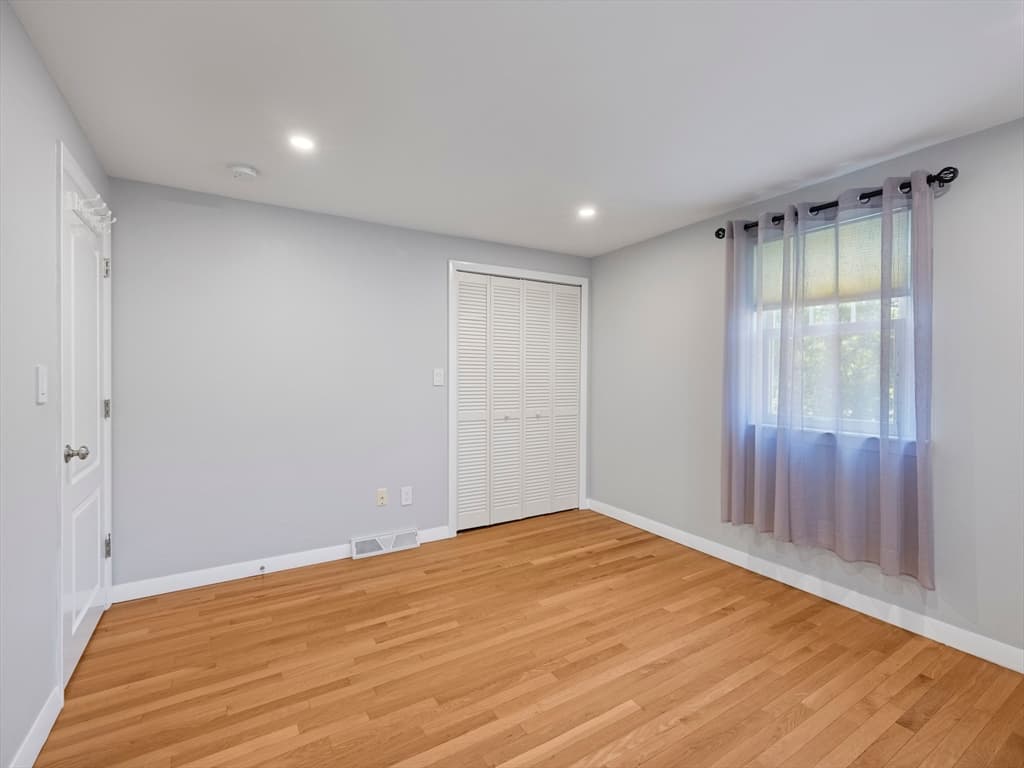 7 Fabens St, Saugus MA 01906 photo 28