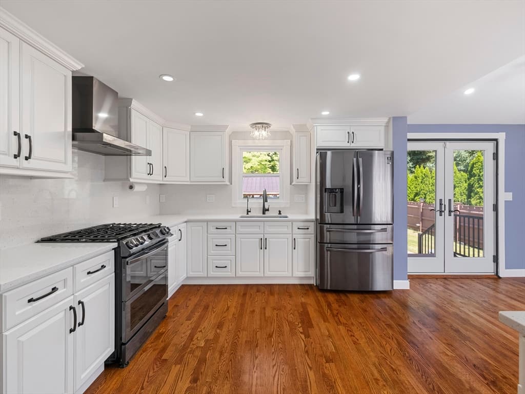 7 Fabens St, Saugus MA 01906 photo 5