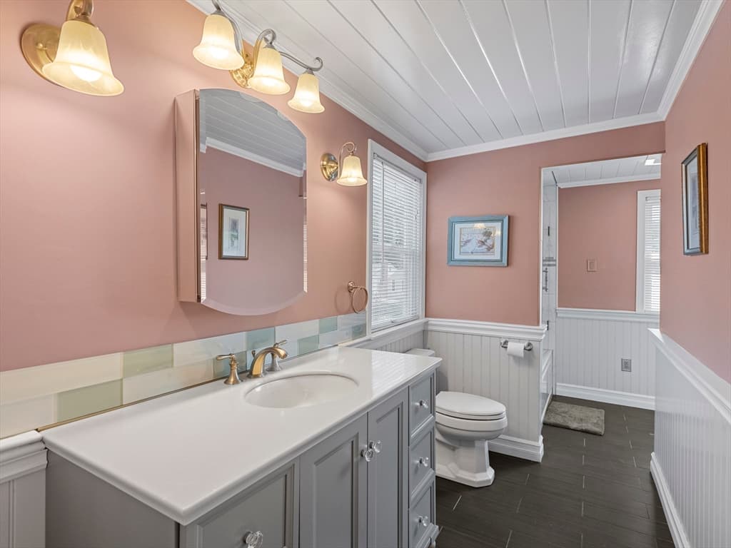 7 Fabens St, Saugus MA 01906 photo 24