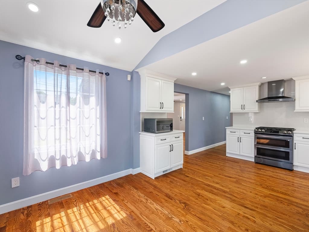 7 Fabens St, Saugus MA 01906 photo 8