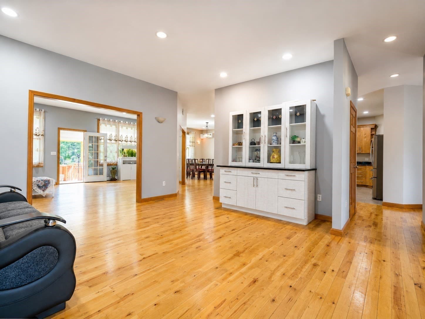 Single Family Residence at 36 E Brookfield Rd, North Brookfield MA 01535, North Brookfield, photo 2 of 35