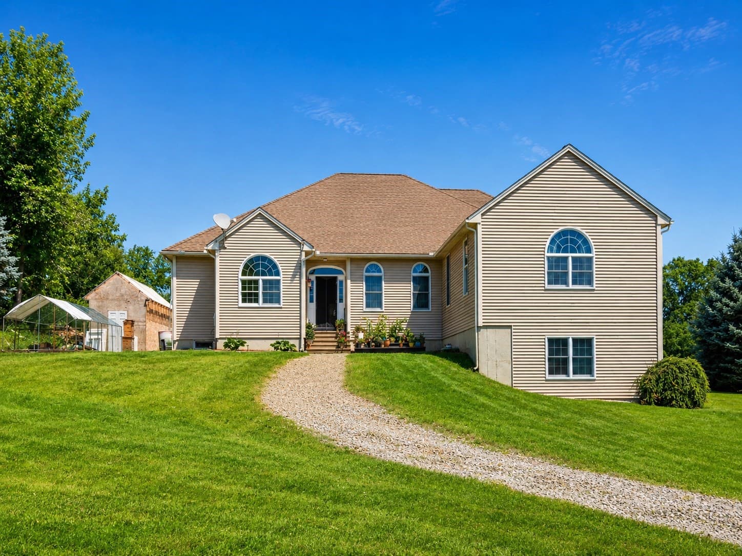 36 E Brookfield Rd, North Brookfield MA 01535