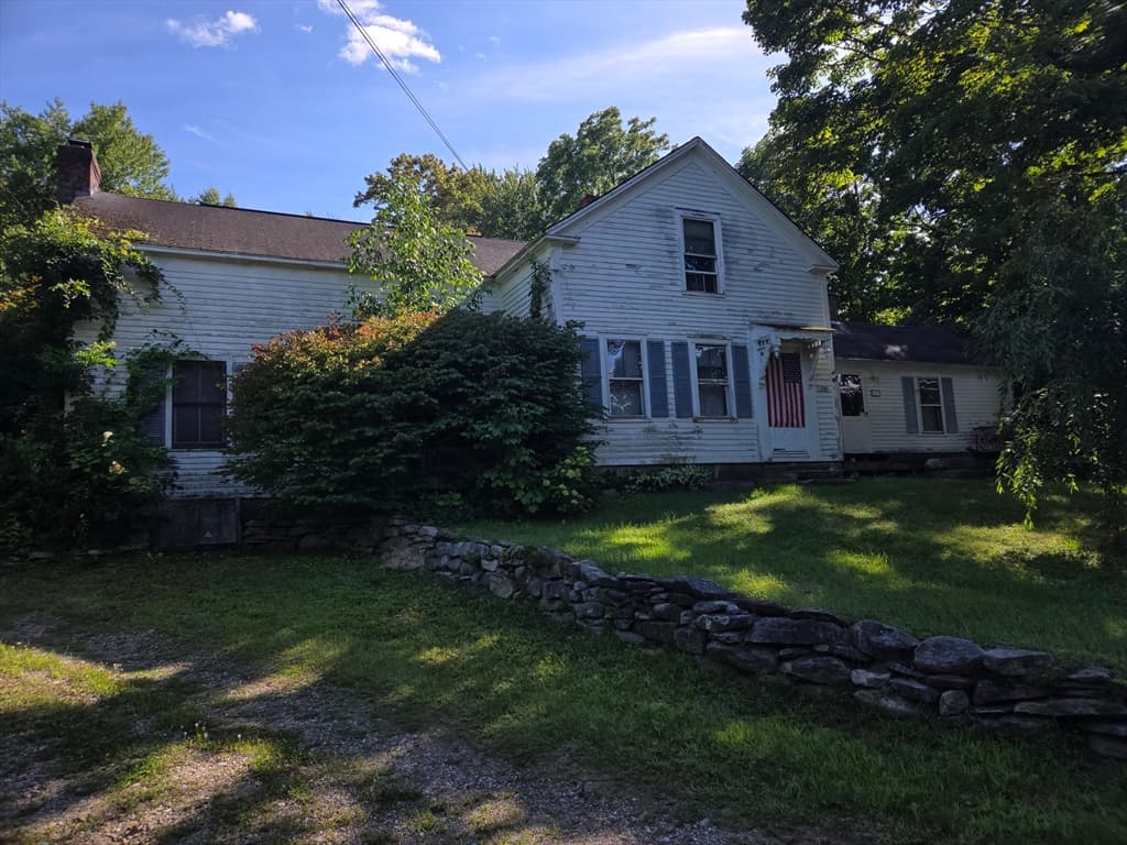 133 Amherst Rd, Pelham MA 01002