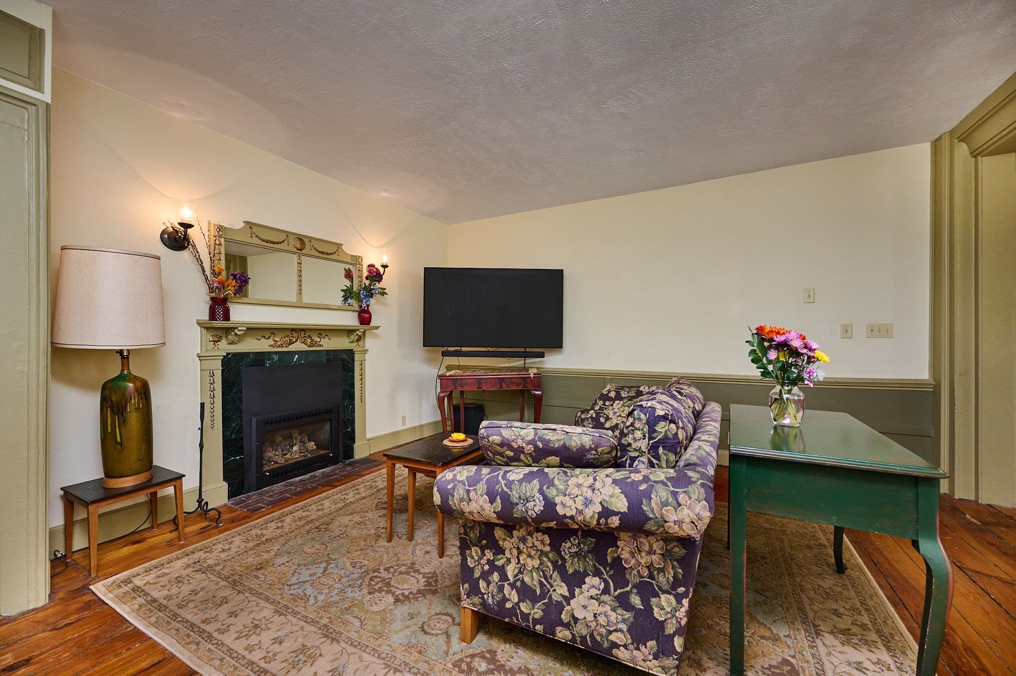 Single Family Residence at 25 Woodbridge St, South Hadley MA 01075, photo 8 of 42