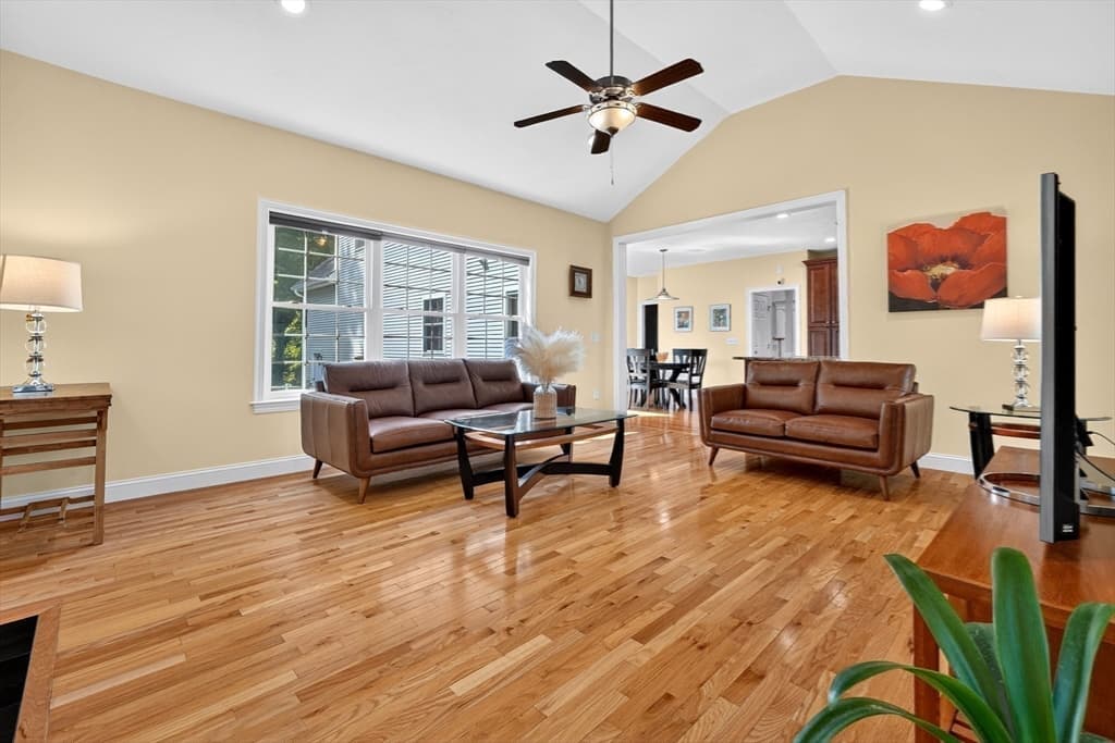 28 Hickory Dr, Shrewsbury MA 01545 photo 5