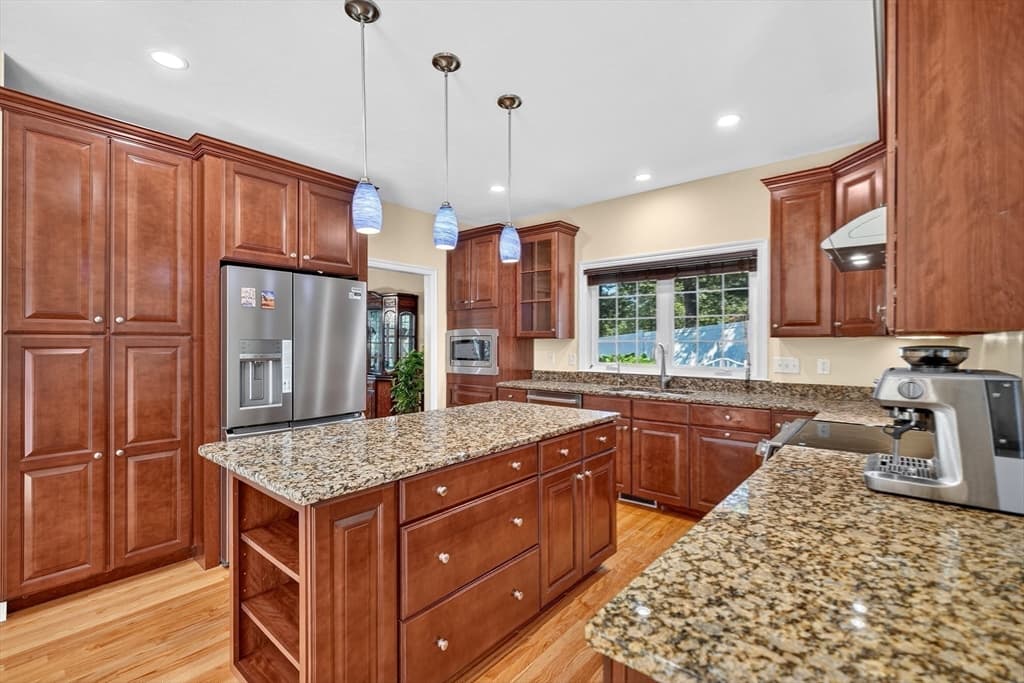 28 Hickory Dr, Shrewsbury MA 01545 photo 9