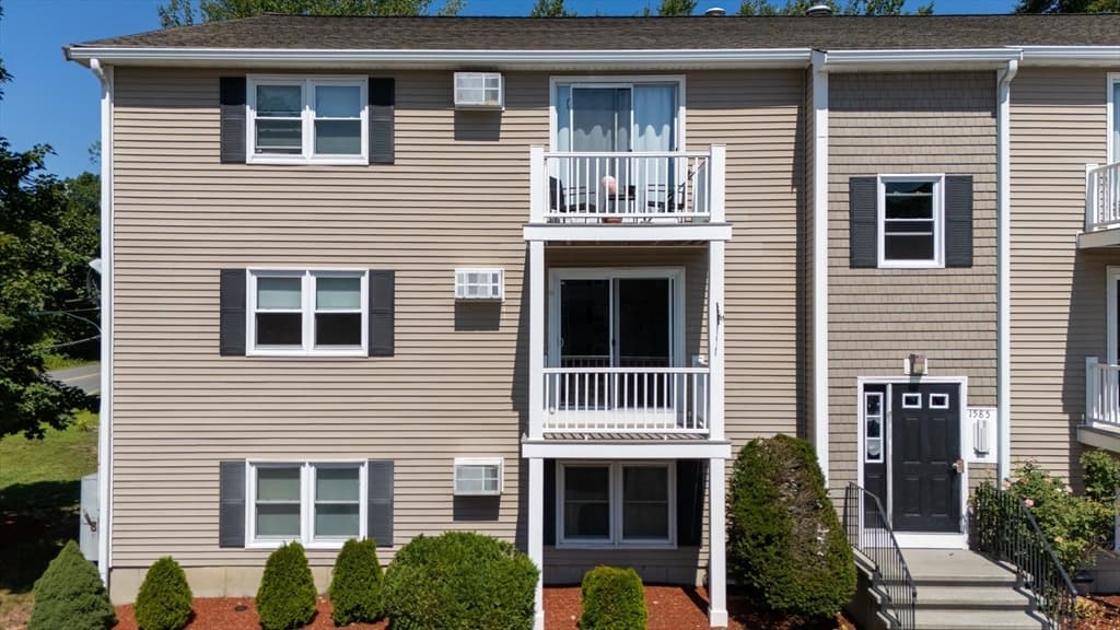 1585 Braley Rd # 51, New Bedford MA 02745 photo 2