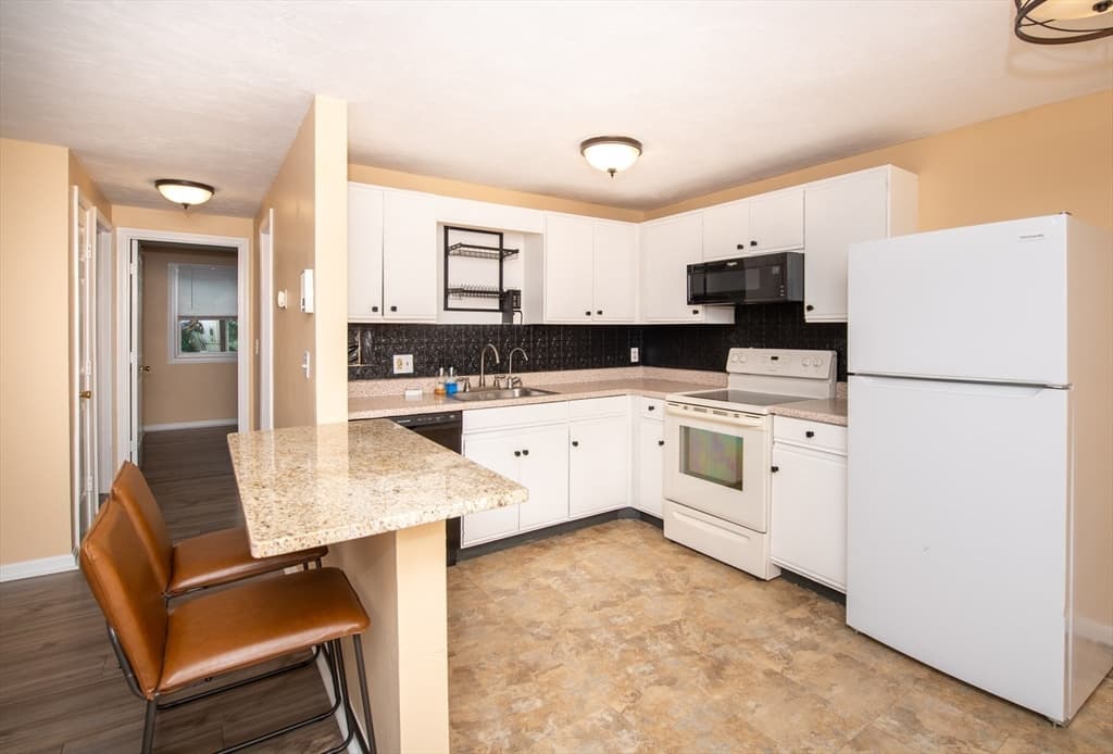 1585 Braley Rd # 51, New Bedford MA 02745 photo 15