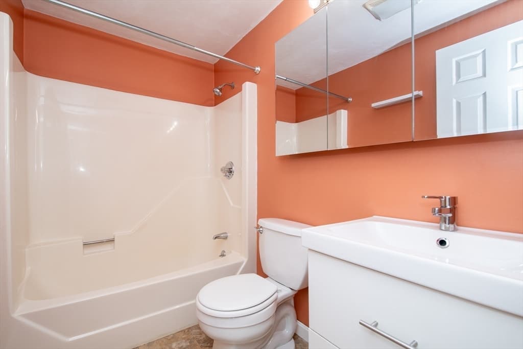 1585 Braley Rd # 51, New Bedford MA 02745 photo 21