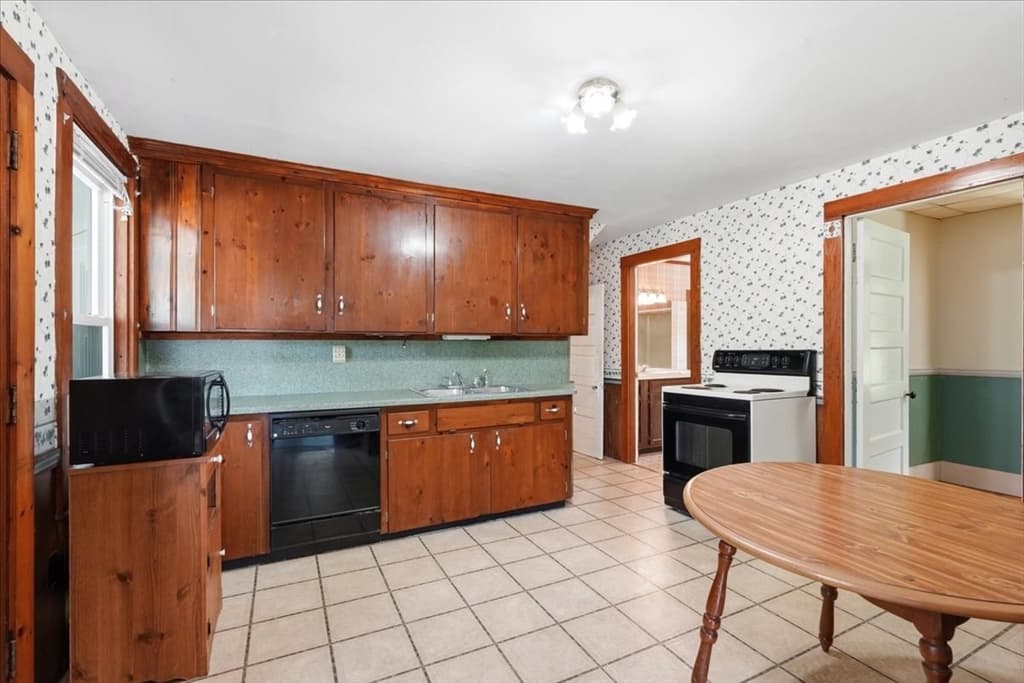 74 Wareham St, Middleboro MA 02346 photo 9