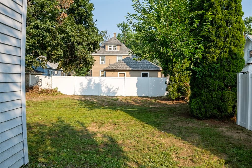 130 Littleton St, Springfield MA 01104 photo 33