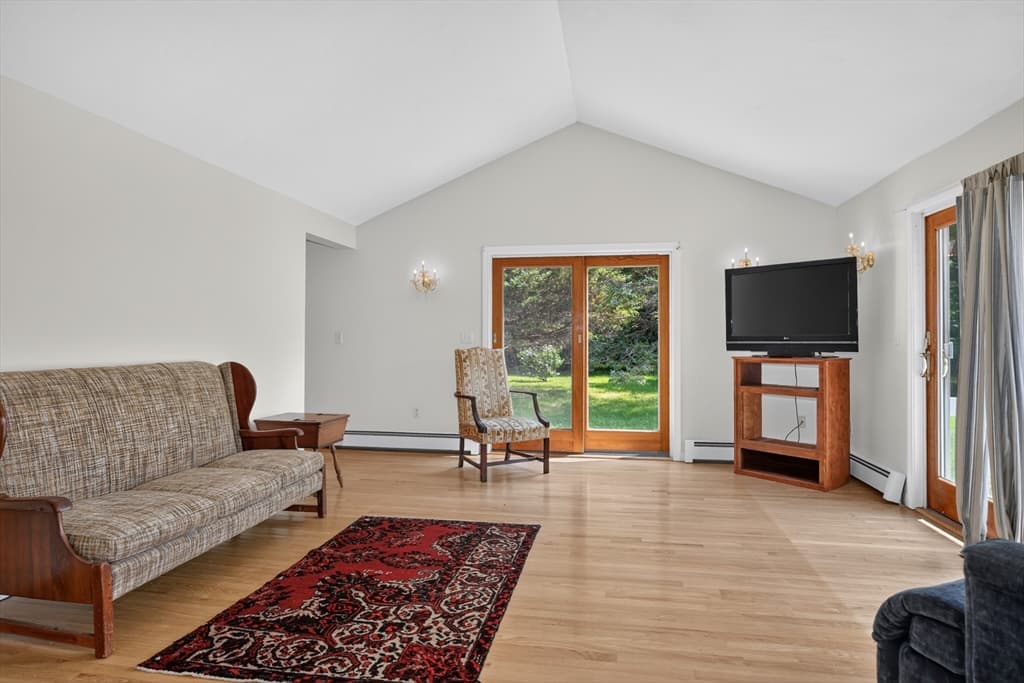 15 Burbank Ln, Lancaster MA 01523 photo 11