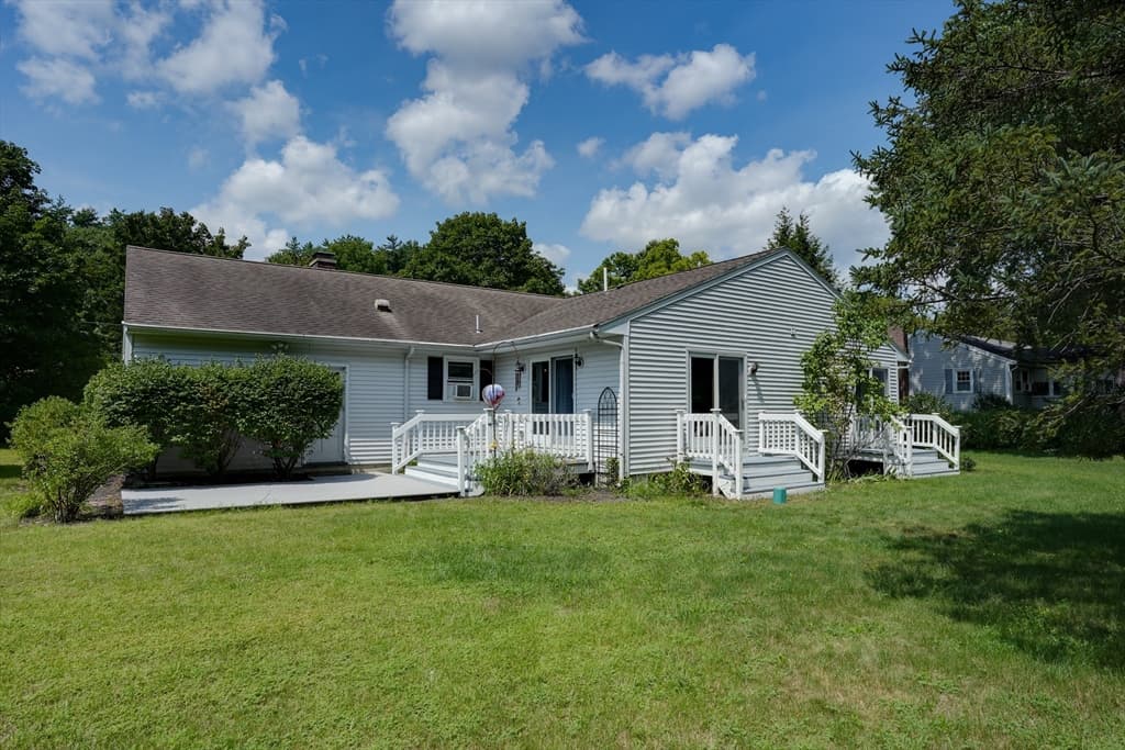 15 Burbank Ln, Lancaster MA 01523 photo 4