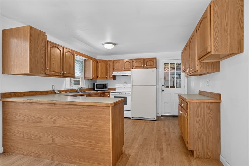 15 Burbank Ln, Lancaster MA 01523 photo 8
