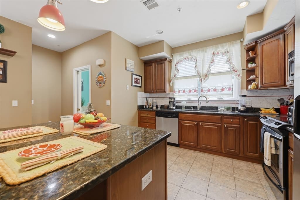140 Commonwealth Ave # 23, North Attleboro MA 02776 photo 13