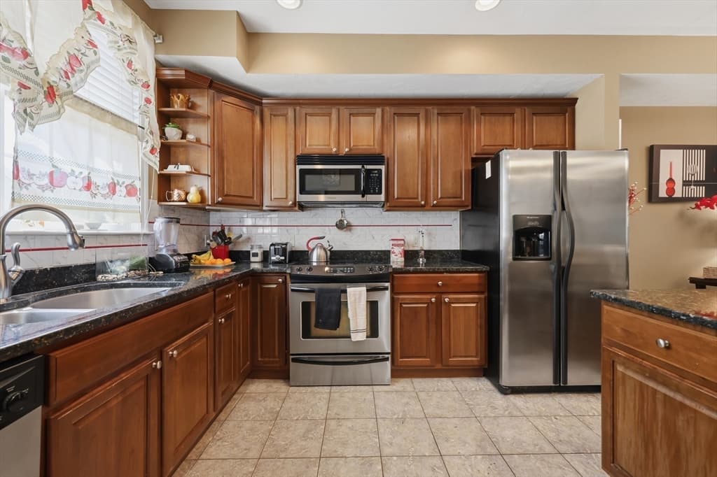140 Commonwealth Ave # 23, North Attleboro MA 02776 photo 7