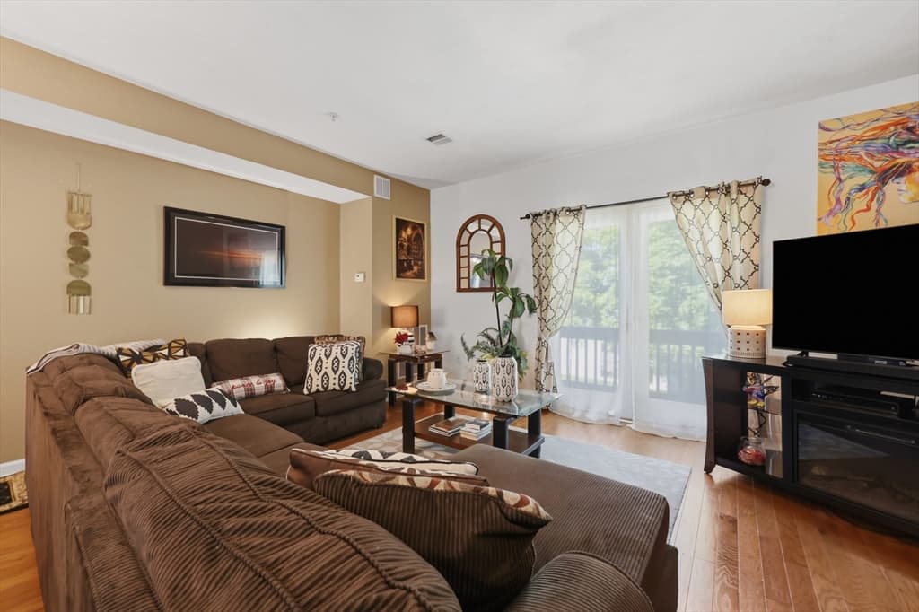 140 Commonwealth Ave # 23, North Attleboro MA 02776 photo 4