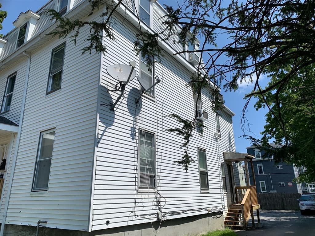 10 Denny St, Worcester MA 01609 photo 2