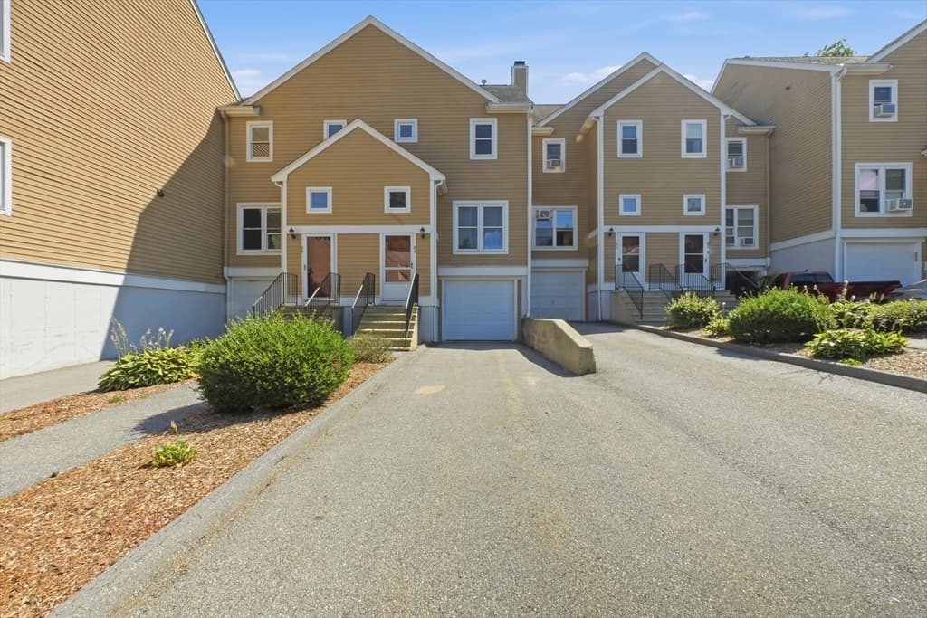 84 Camelot Drive # 84, Worcester MA 01602
