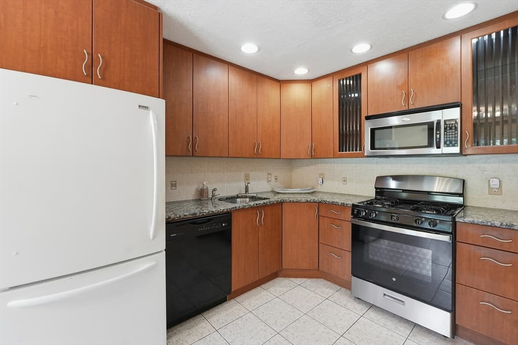 84 Camelot Drive # 84, Worcester MA 01602 photo 9