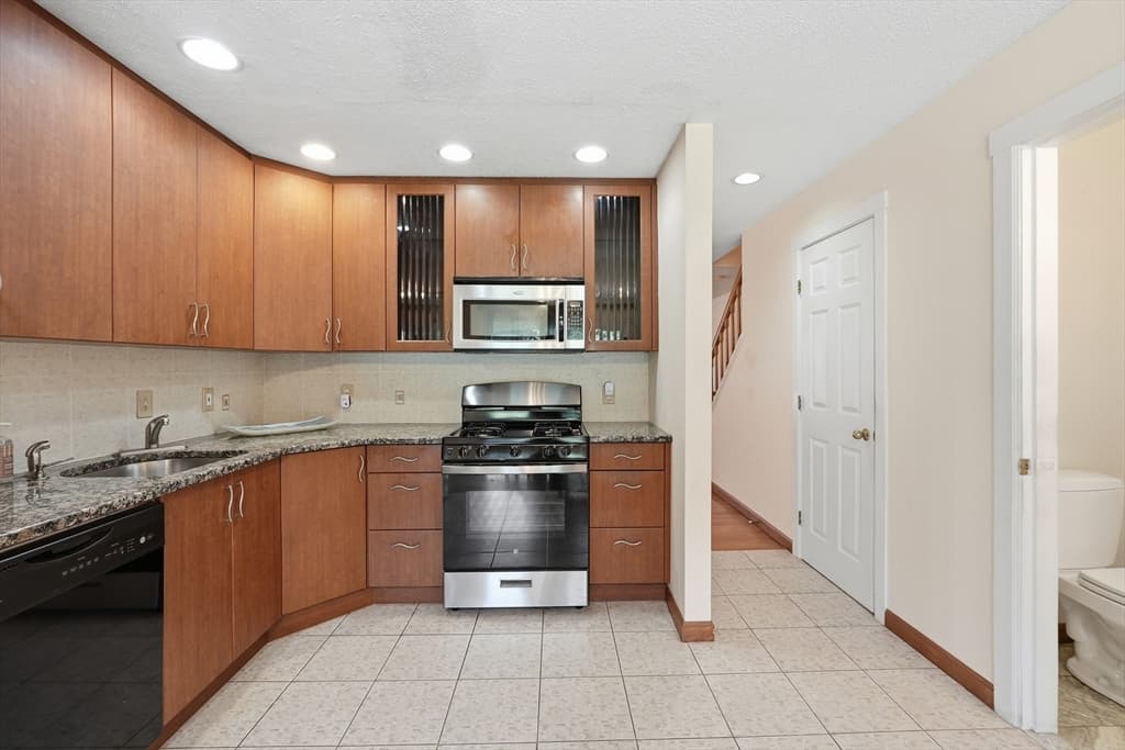 84 Camelot Drive # 84, Worcester MA 01602 photo 11