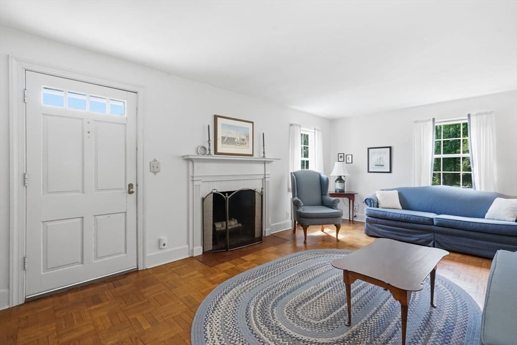 Single Family Residence at 1374 Plumtree Rd, Springfield MA 01119, Springfield, photo 5 of 35