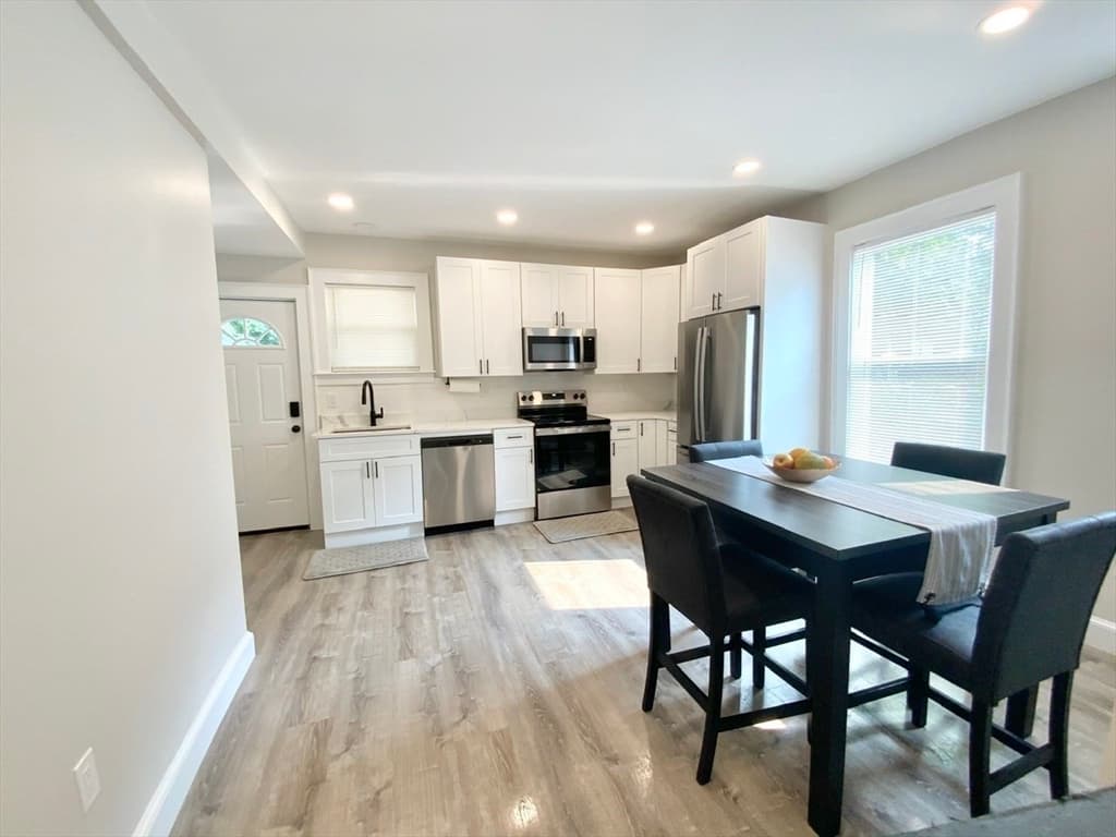 5/5A Ferdinand St, Worcester MA 01603 photo 12
