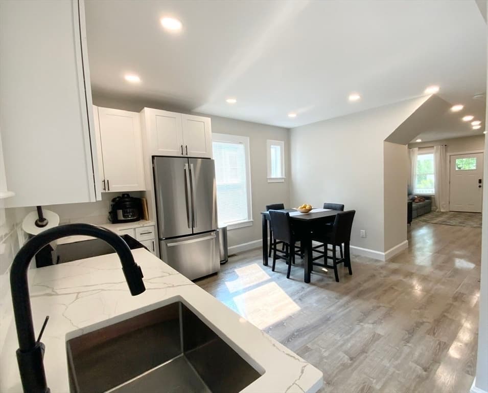5/5A Ferdinand St, Worcester MA 01603 photo 14