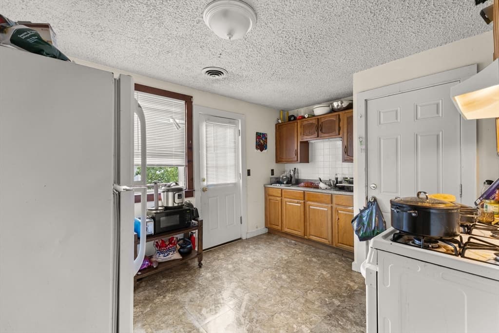 282 Belmont St, Brockton MA 02301 photo 22