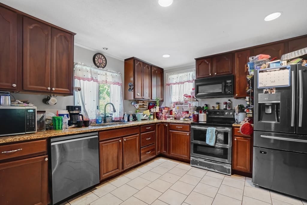 24 Foley Street, Attleboro MA 02703 photo 2