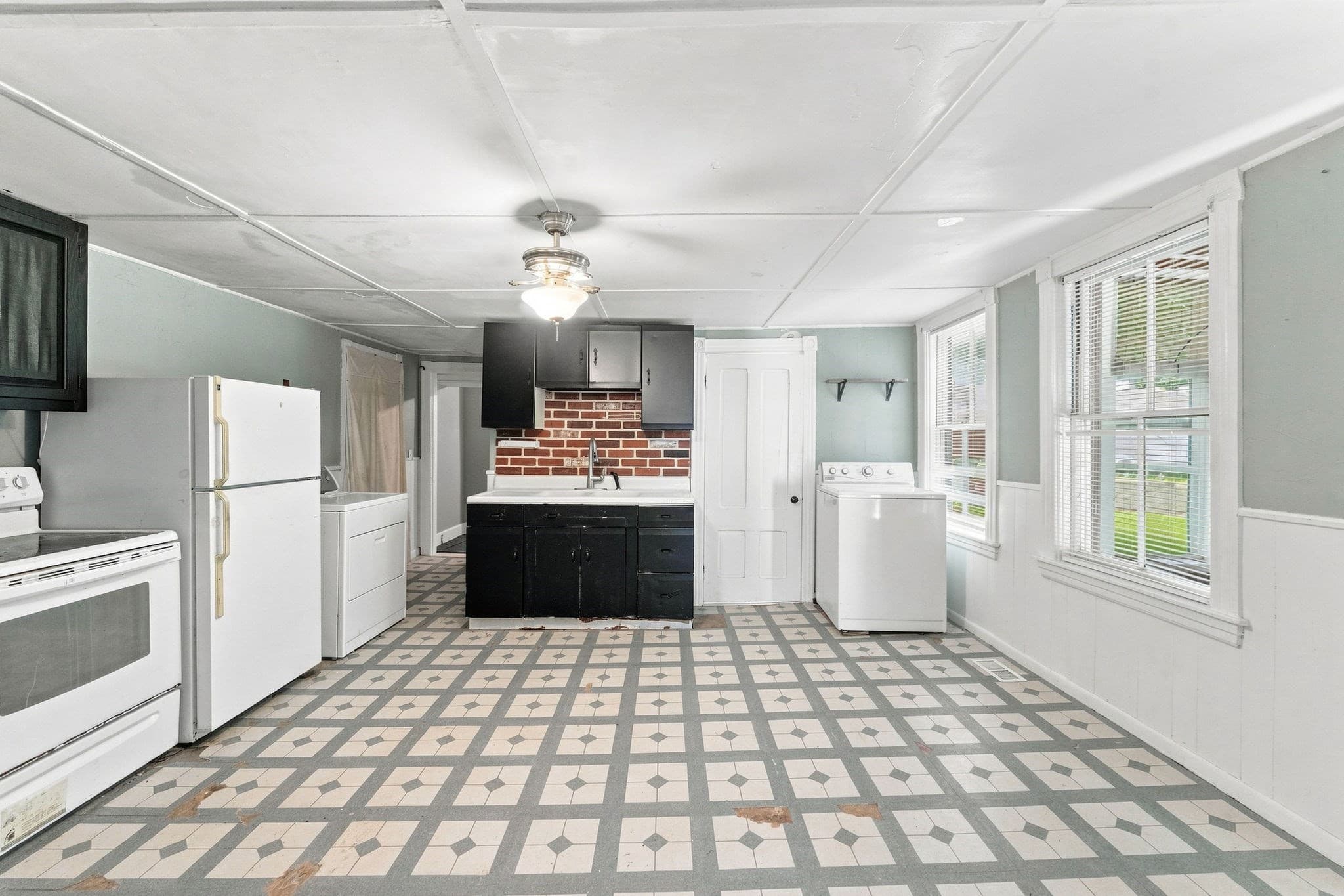 3 Family at 42-44 Pine St, Northbridge MA 01588, Northbridge, photo 36 of 42