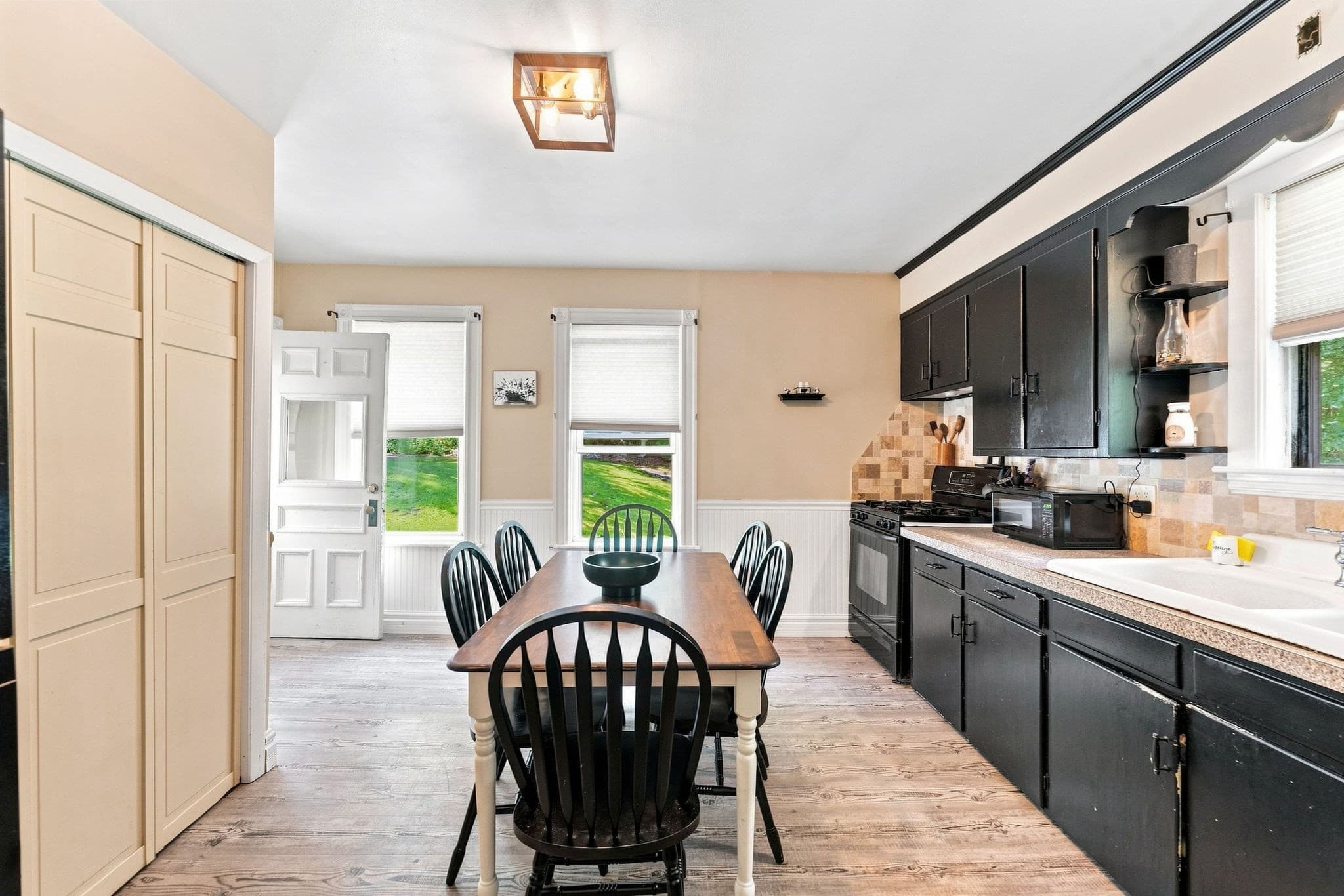 3 Family at 42-44 Pine St, Northbridge MA 01588, Northbridge, photo 10 of 42