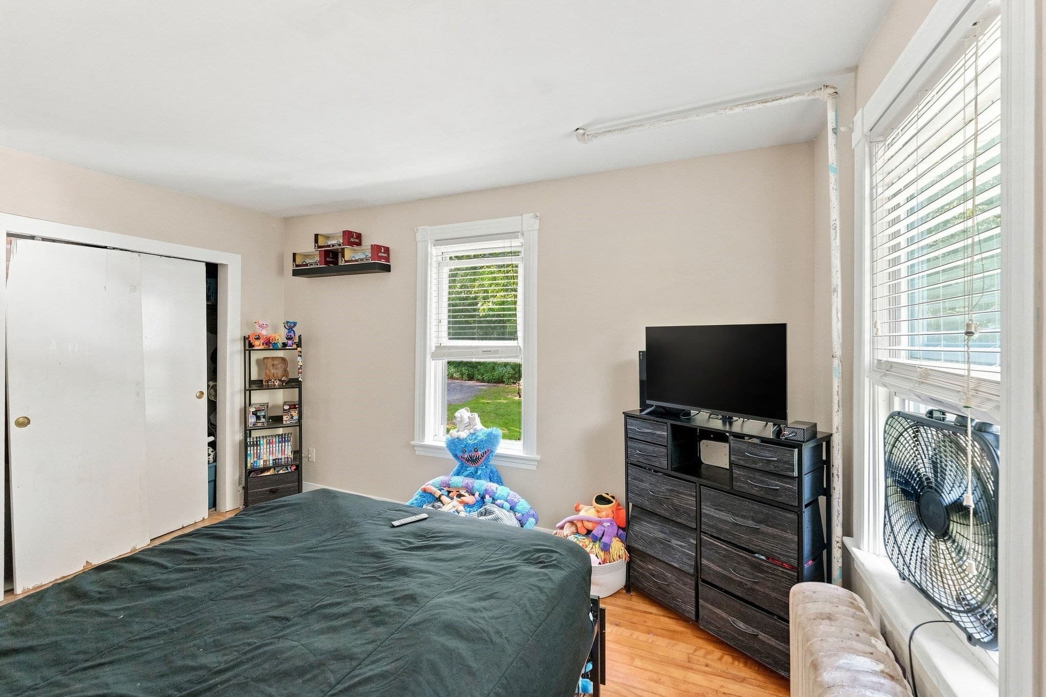 3 Family at 42-44 Pine St, Northbridge MA 01588, Northbridge, photo 15 of 42