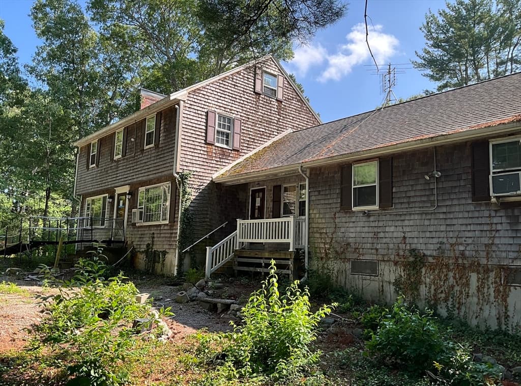 Single Family Residence at 36 Gramp Deane Rd, Freetown MA 02702, Freetown, photo 2 of 4