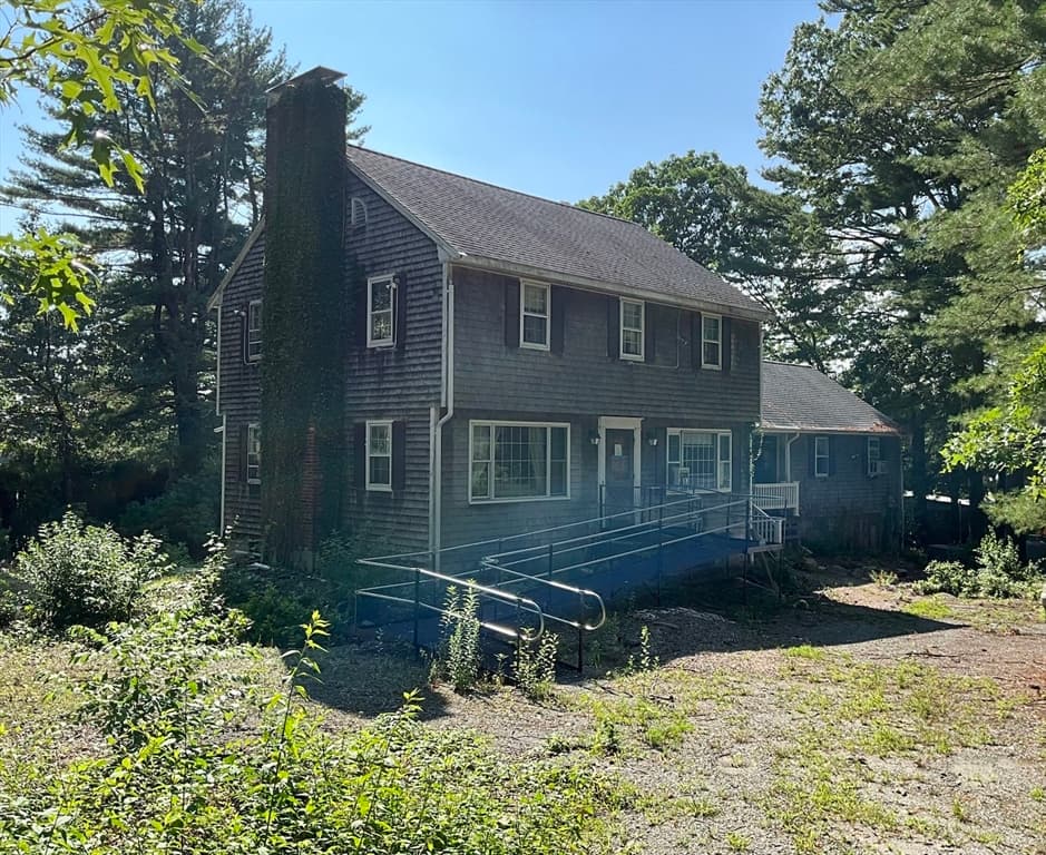 36 Gramp Deane Rd, Freetown MA 02702