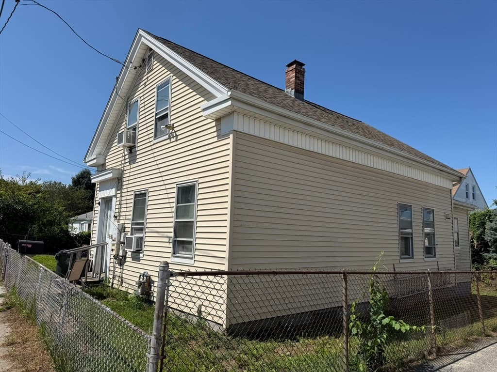 15 Allen St, Fall River MA 02724 photo 2