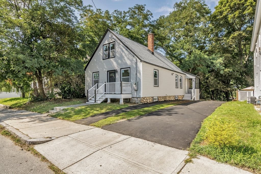 197 Oakland Ave, Methuen MA 01844 photo 2