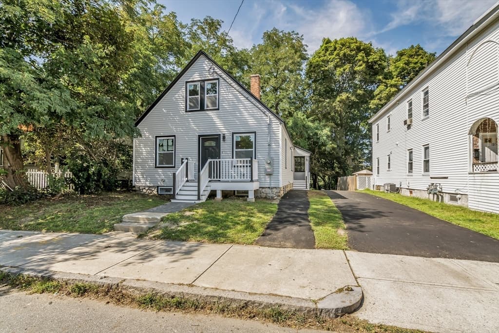 197 Oakland Ave, Methuen MA 01844
