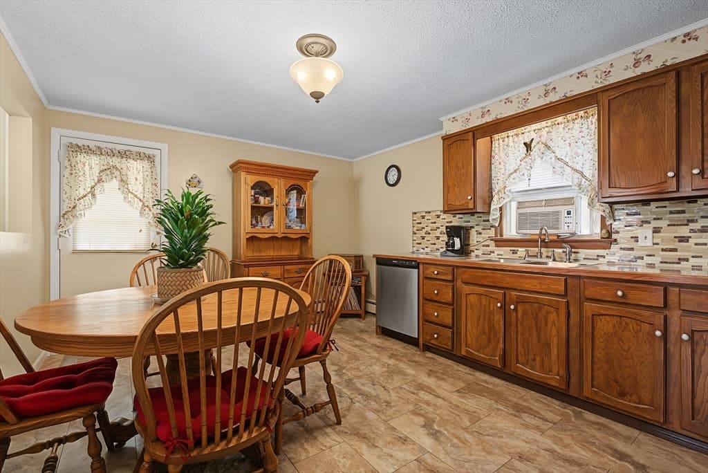 69 Thomas Street, Woonsocket RI 02895 photo 8
